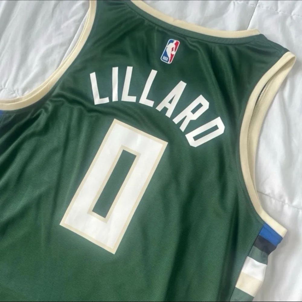 Milwaukee Bucks Damian Lillard Jersey - Picture 4 of 4